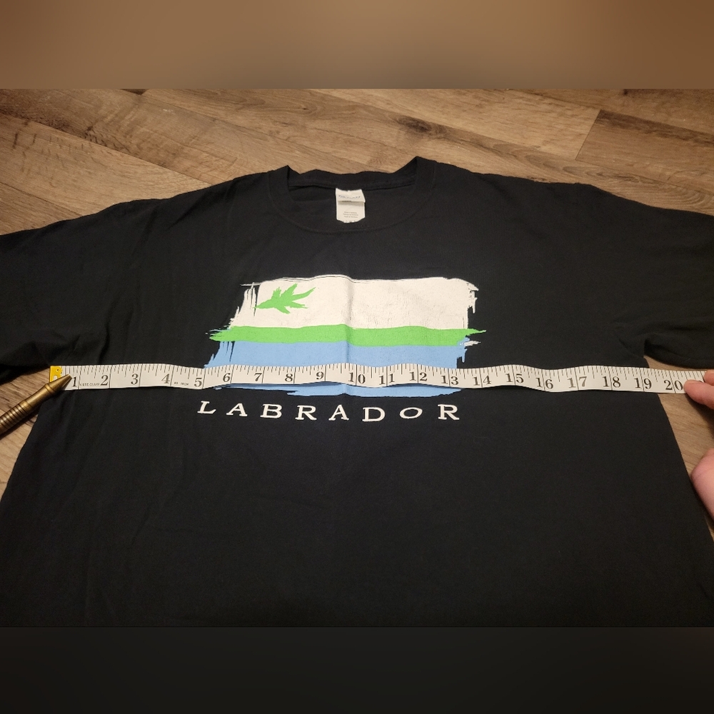 Labrador Flag Men's T-shirt - Picture 6 of 7